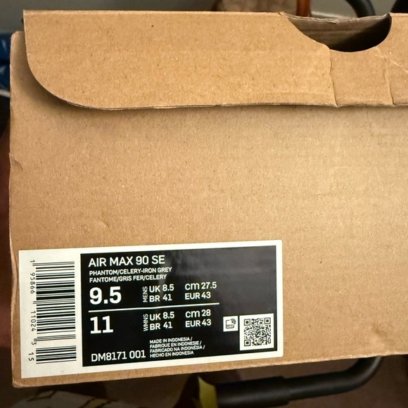 Nike Men's Air Max 90 SE, Men’s Size 9.5/Women’ Size 11 - Picture 5 of 5